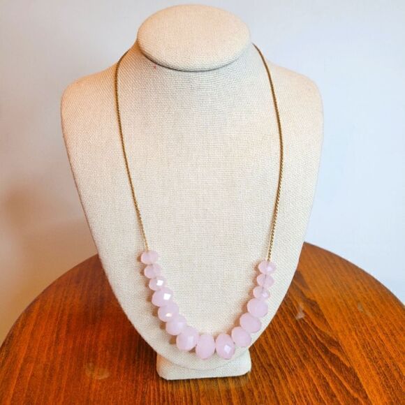 Light Pearlescent Pink Crystal Glass Faceted Beaded Dainty Gold Tone Necklace - Picture 1 of 8